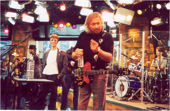 Live  (574Wx376H) - April 23, 2001. GMA Studios, Times Square, New York 