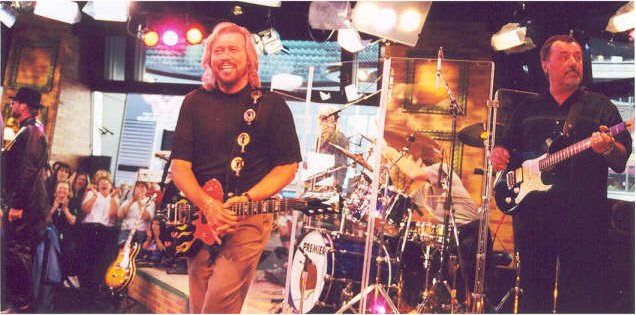 Live  (636Wx315H) - April 23, 2001. GMA Studios, Times Square, New York 