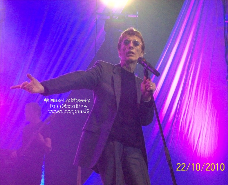 Live in Amsterdam 2010 (786Wx640H) - Robin Gibb - Live in Amsterdam (Heineken music hall) 