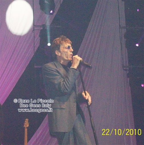 Live in Amsterdam (october 2010) (506Wx511H) - Robin Gibb - Live in Amsterdam (Heineken music hall) 