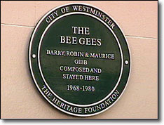 La targa in onore dei Bee Gees a  Londra