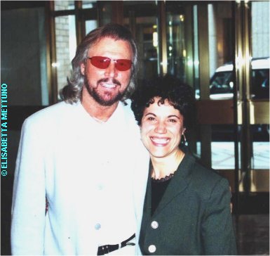 New York, april 2001 (385Wx364H) - With Elisabetta Mettuno just before the Bee Gees were presented with the RIAA 
